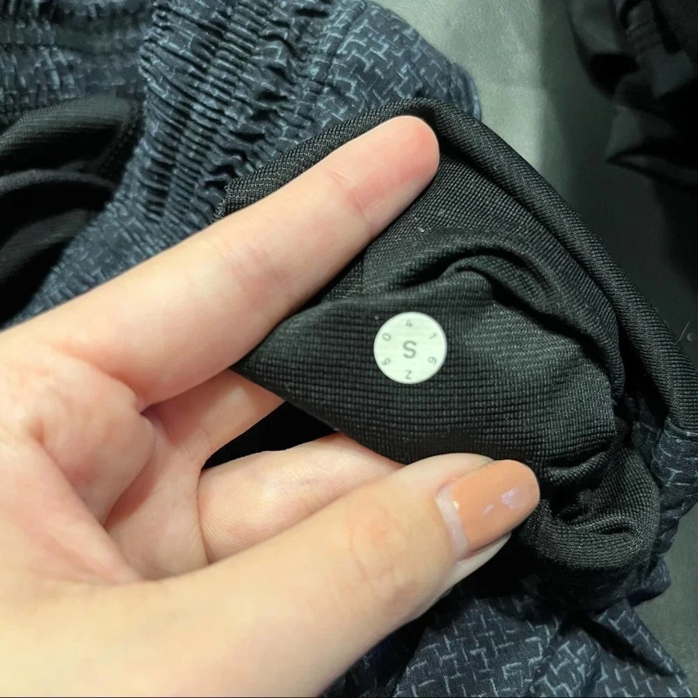 Lululemon Pace Breaker Lined 9" Shorts Size Small - Picture 3 of 4